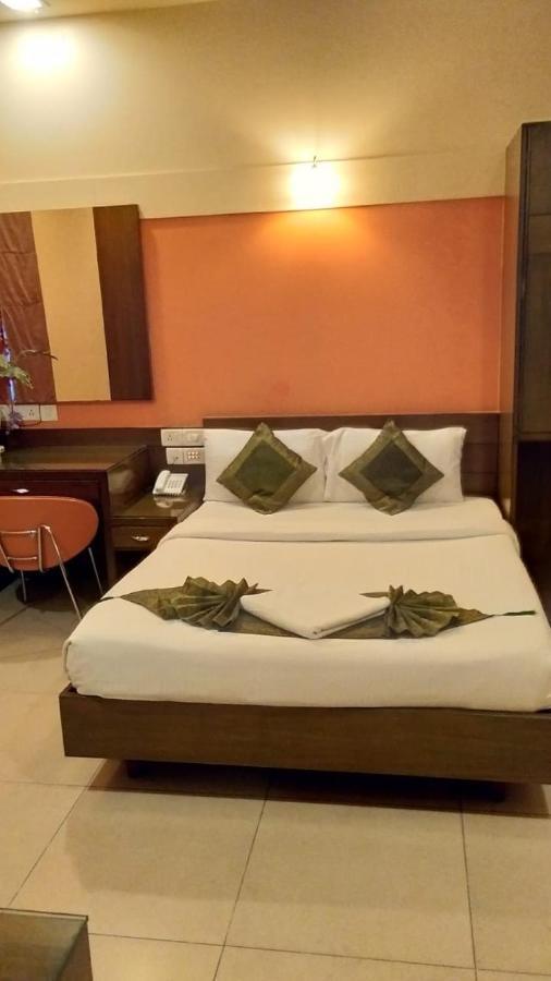 Cubbon Suites - 10 Minute Walk To Mg Road, Mg Road Metro And Church Street Bangalore Luaran gambar